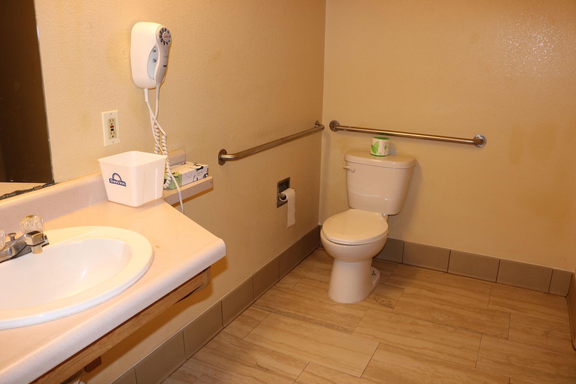 Days Inn By Wyndham Fresno South Zewnętrze zdjęcie