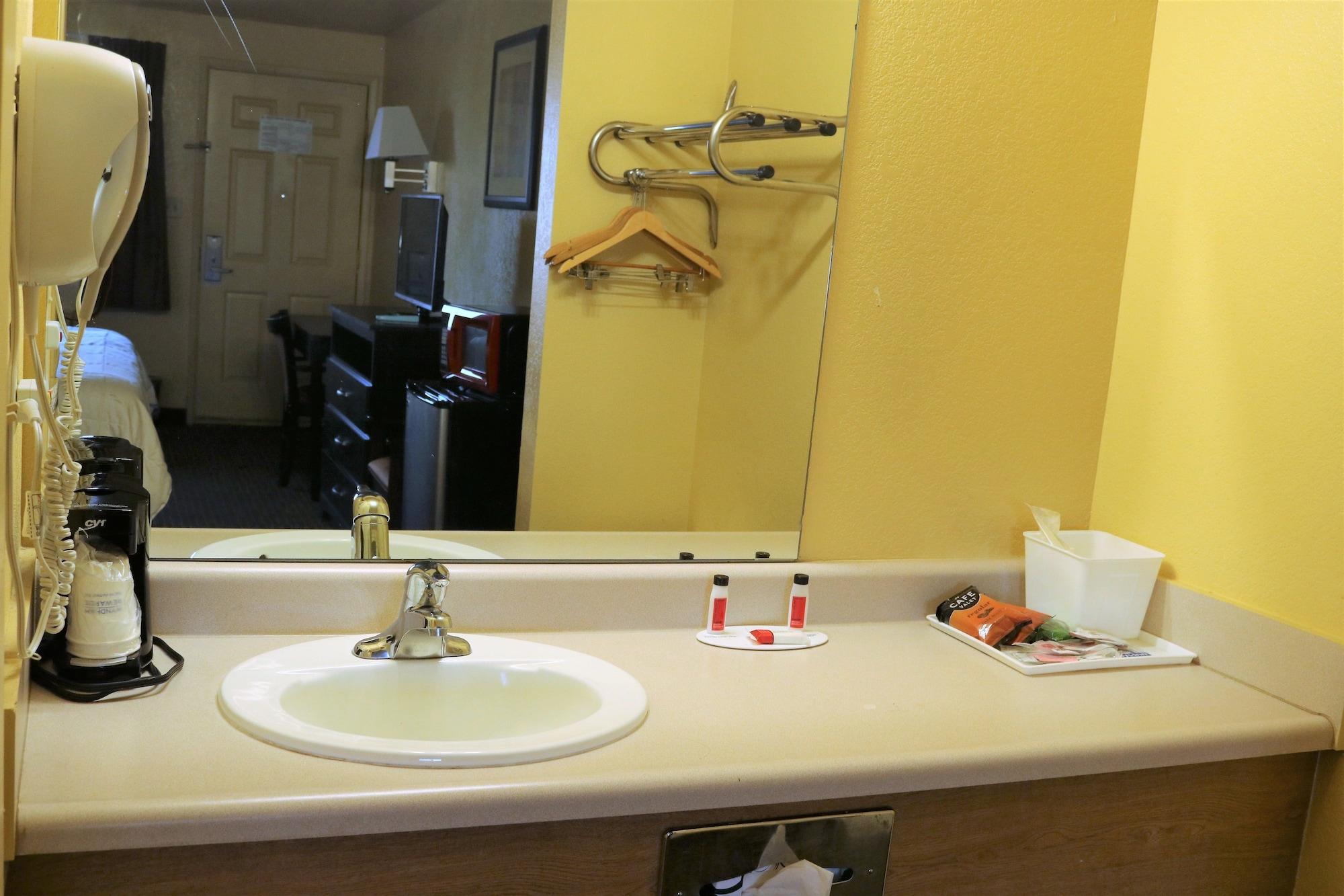 Days Inn By Wyndham Fresno South Zewnętrze zdjęcie