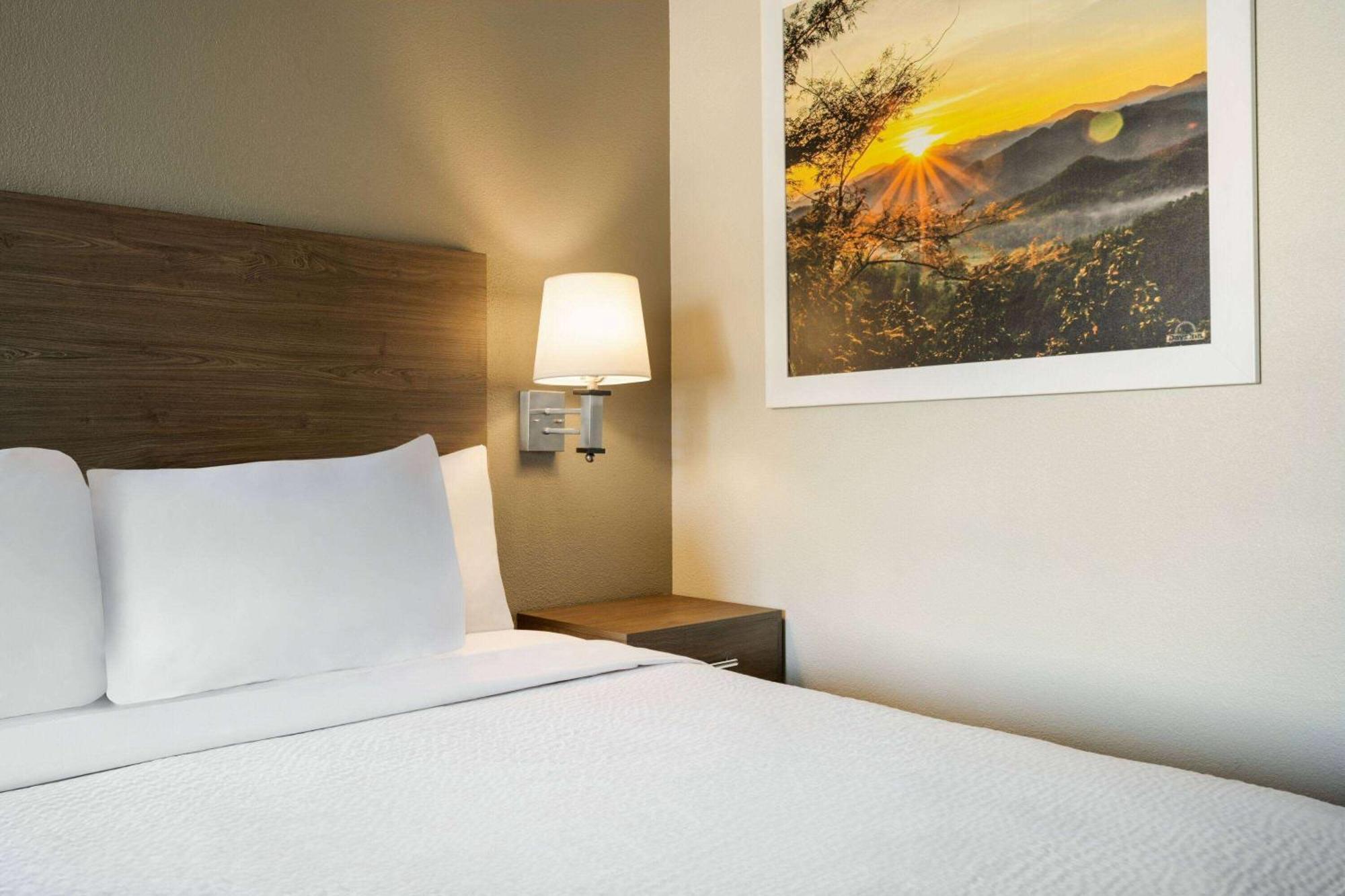 Days Inn By Wyndham Fresno South Zewnętrze zdjęcie