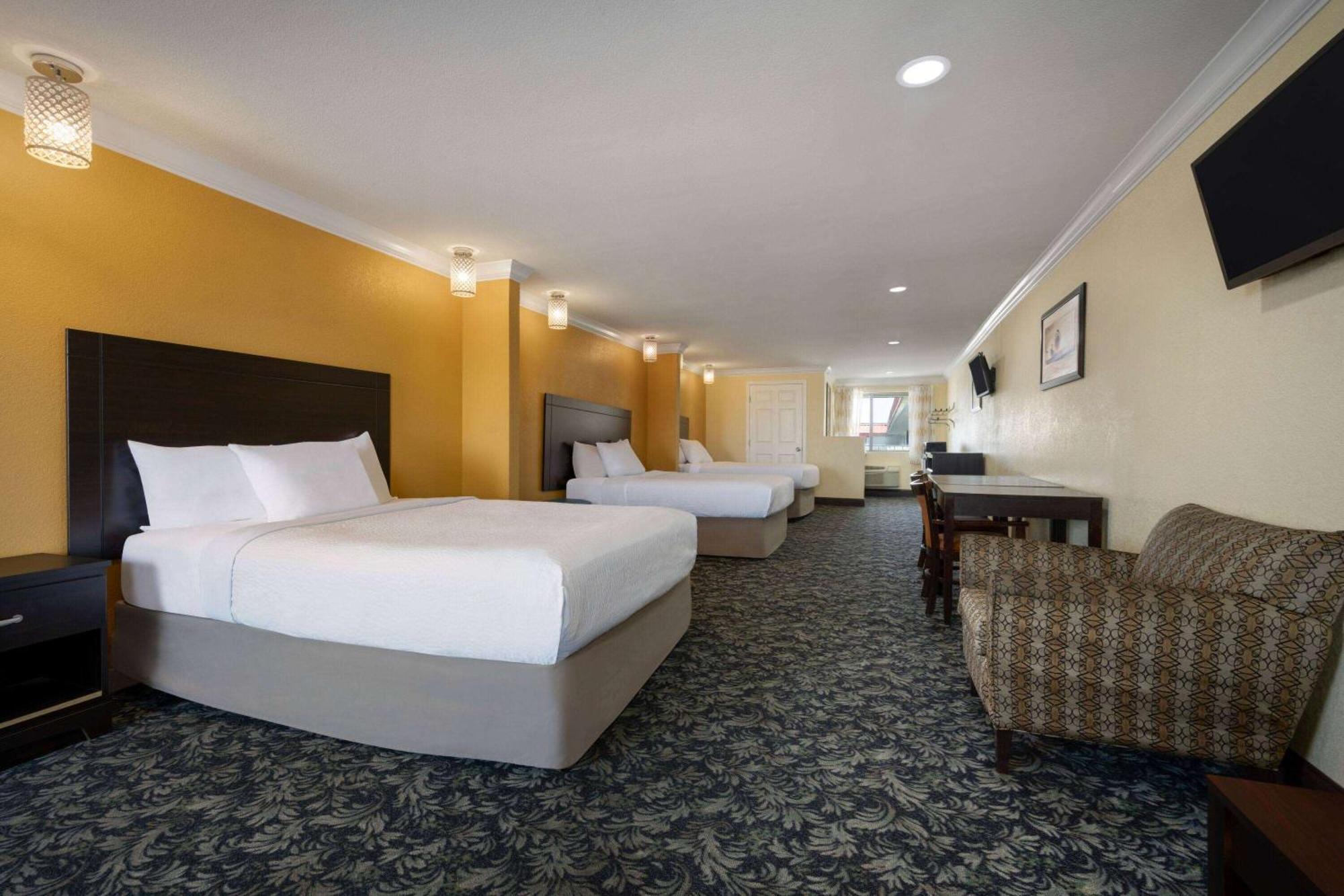 Days Inn By Wyndham Fresno South Zewnętrze zdjęcie