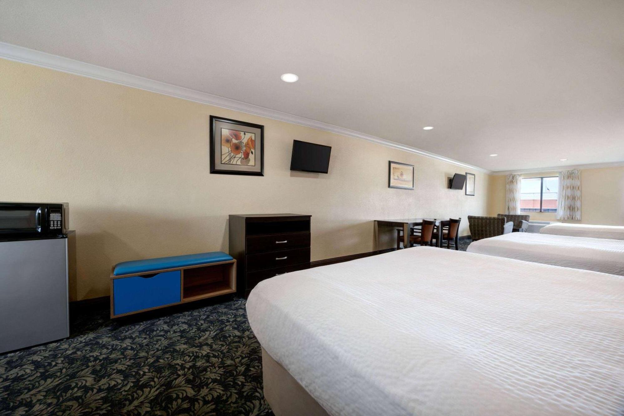 Days Inn By Wyndham Fresno South Zewnętrze zdjęcie