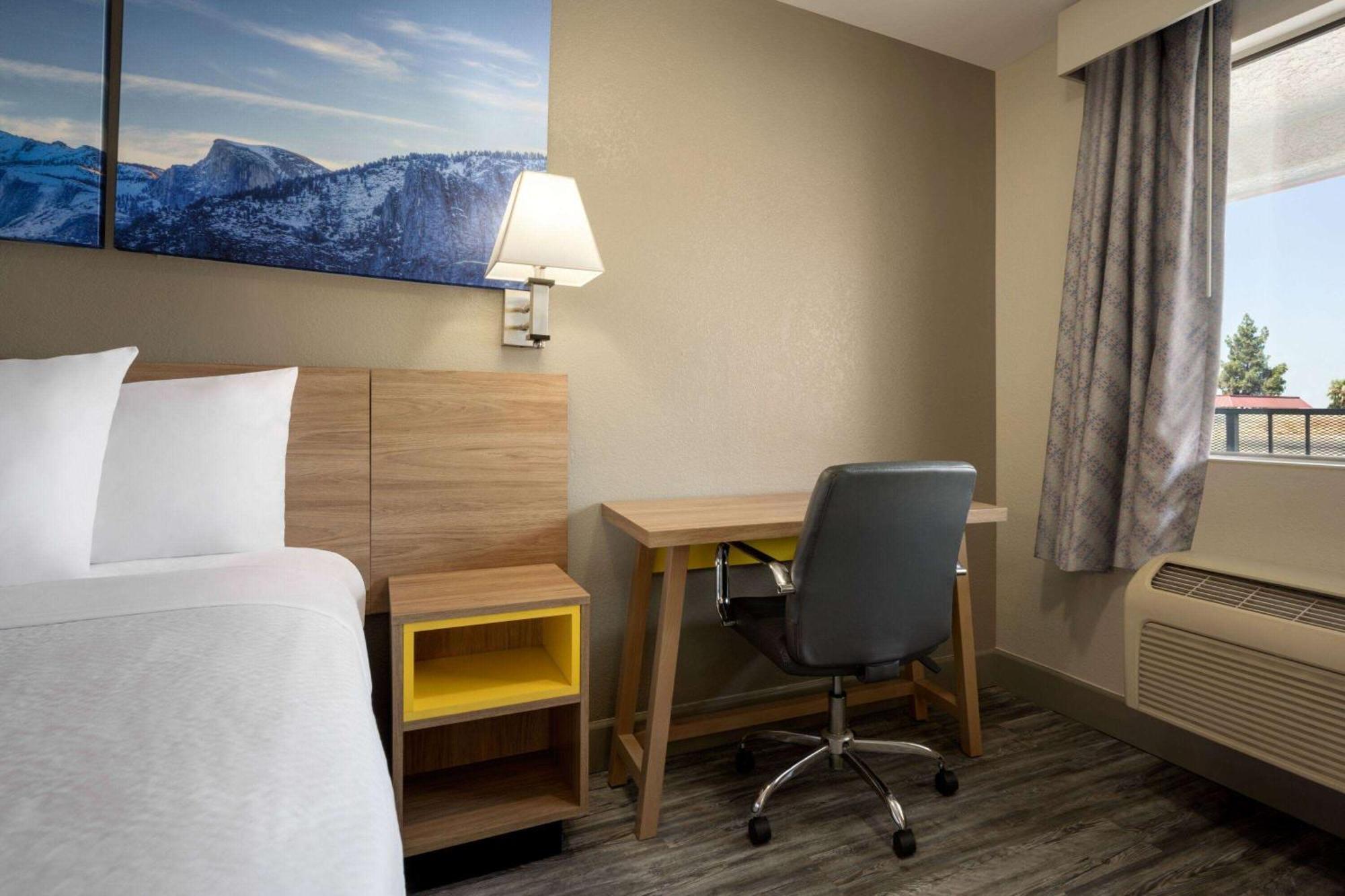 Days Inn By Wyndham Fresno South Zewnętrze zdjęcie