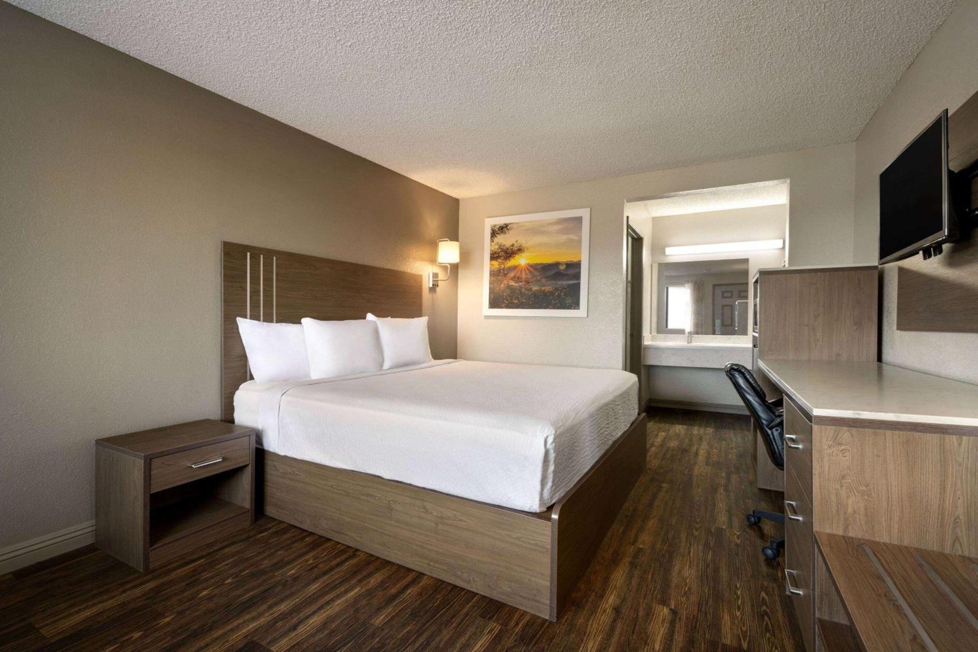 Days Inn By Wyndham Fresno South Zewnętrze zdjęcie