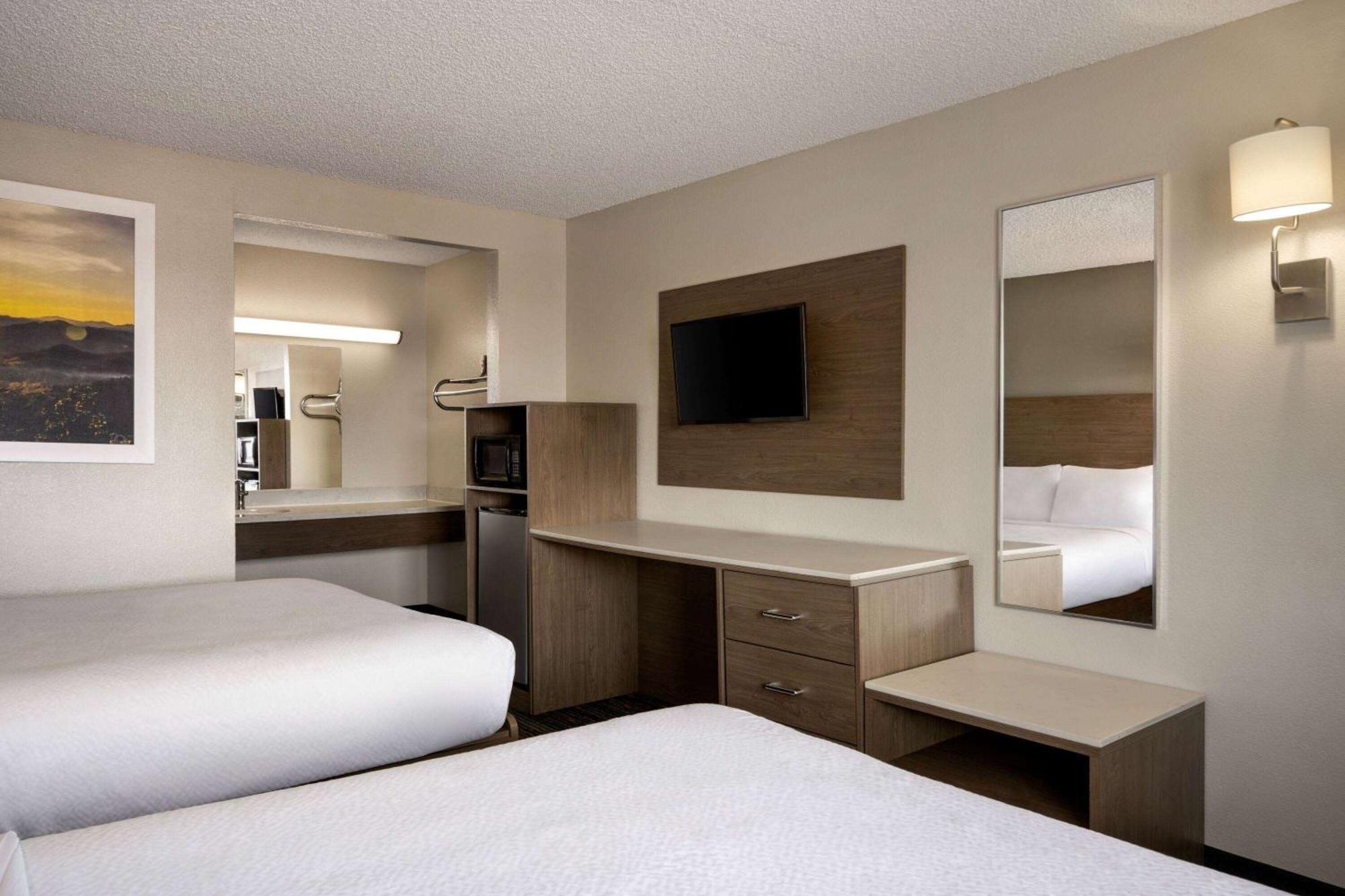 Days Inn By Wyndham Fresno South Zewnętrze zdjęcie