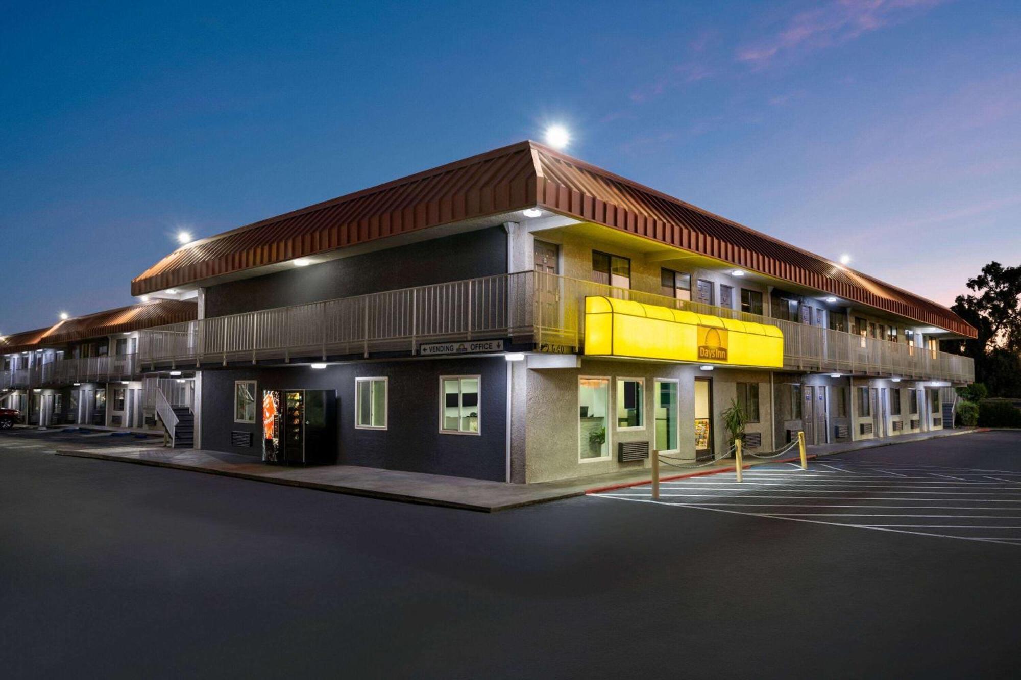 Days Inn By Wyndham Fresno South Zewnętrze zdjęcie
